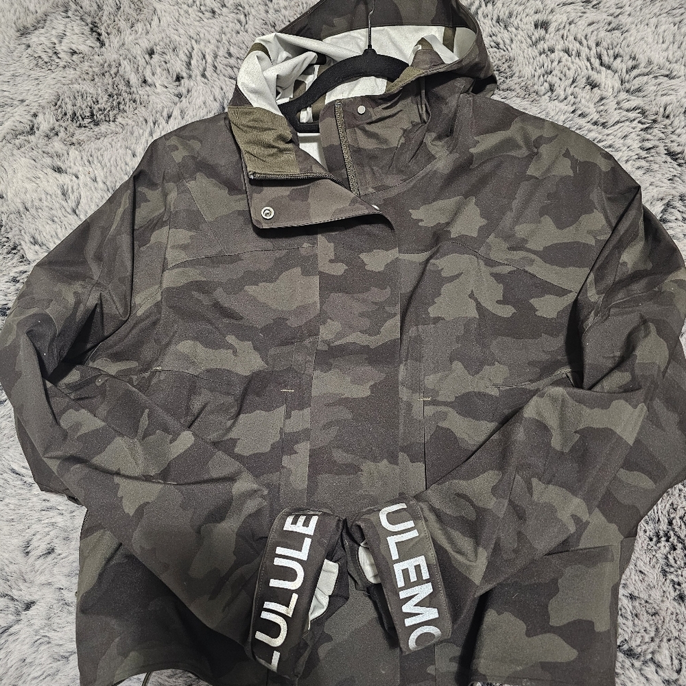 Lululemon Rain Chaser Jacket Size 6